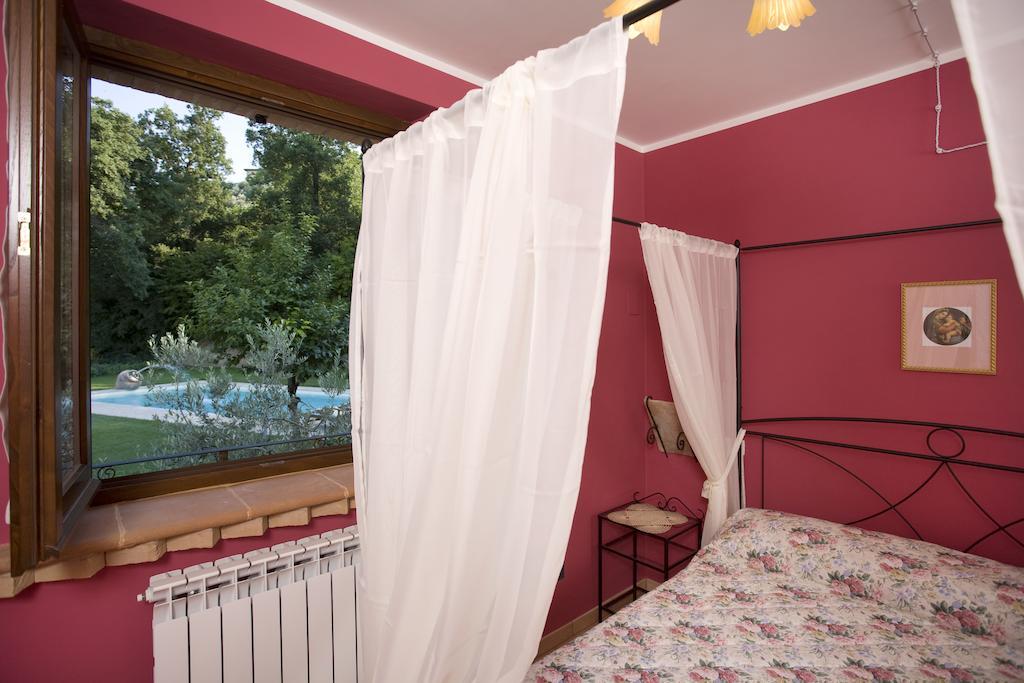 Agriturismo Il Girasole Montefalco Phòng bức ảnh